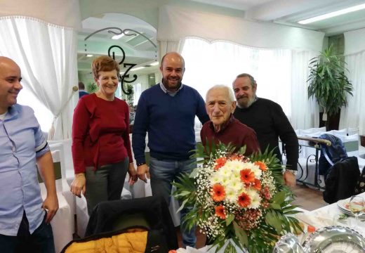 O Concello de Noia homenaxea a Aurelio Moledo Calo, veciño de Argalo, que vén de cumprir 100 anos